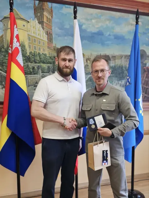 Вручение юбилейной медали Денису Веселову